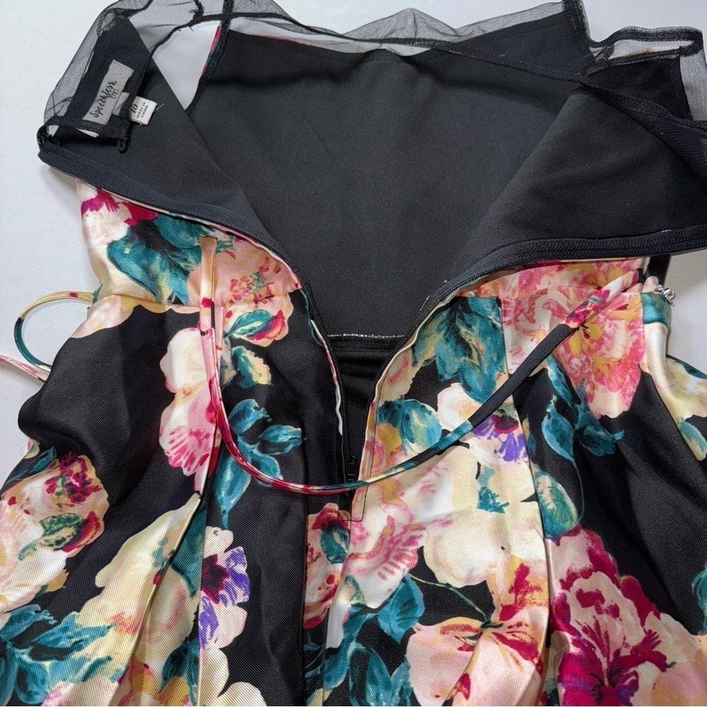 Speechless Black Floral Bubble Dress with Sheer Detail - Picture 5 of 10